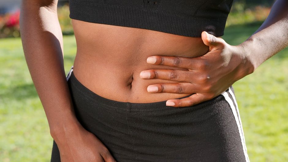 Kolka wysiłkowa – skąd bierze się ból w boku podczas biegu